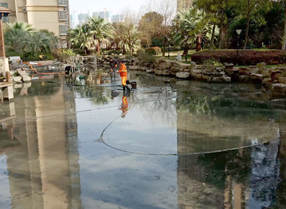 响水镇景观池淤泥清理
